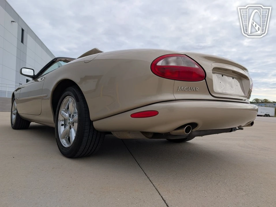 1999 Jaguar X100 XK8 - Image 11 of 12