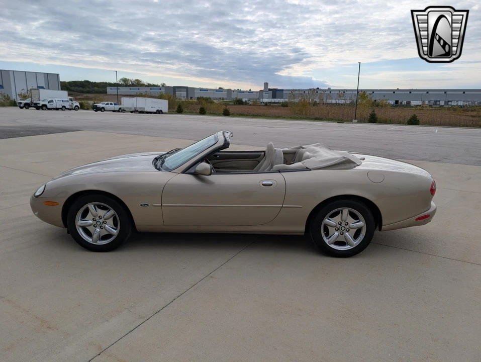 1999 Jaguar X100 XK8 - Image 4 of 12