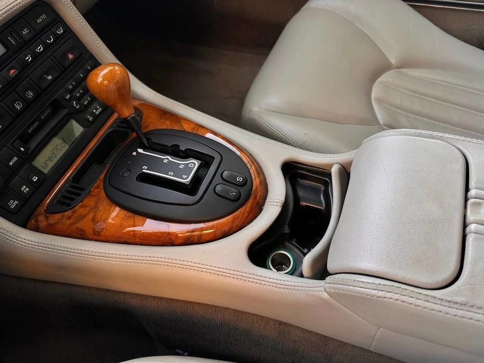 1999 Jaguar X100 XK8 - Image 19 of 24