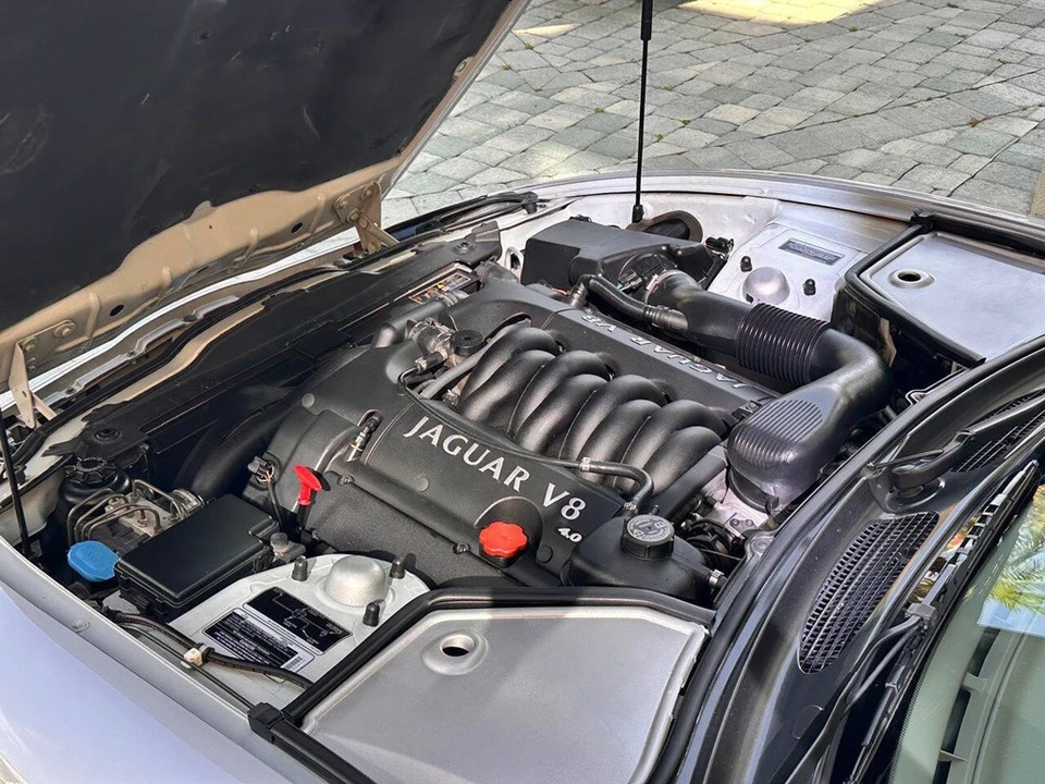 1999 Jaguar X100 XK8 - Image 9 of 24