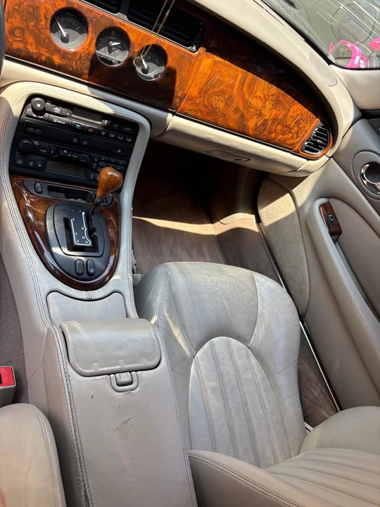 1999 Jaguar X100 XK8 - Image 13 of 17