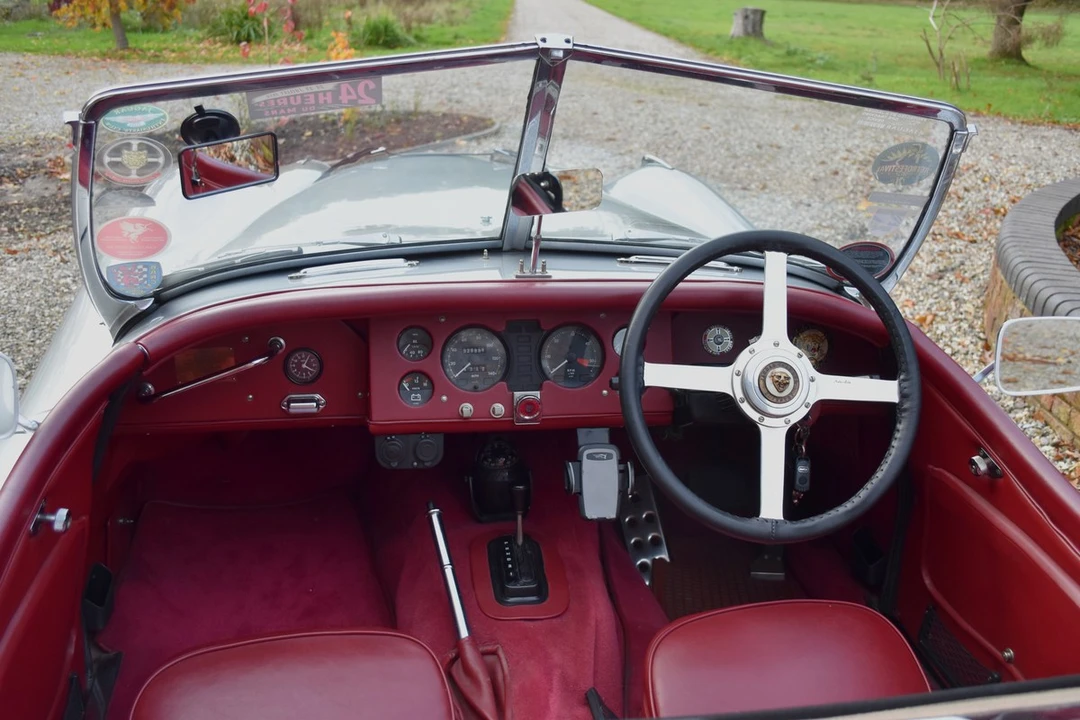 2025 Jaguar Replica - Image 26 of 30