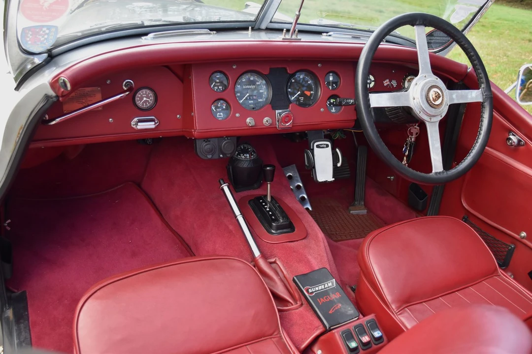 2025 Jaguar Replica - Image 27 of 30
