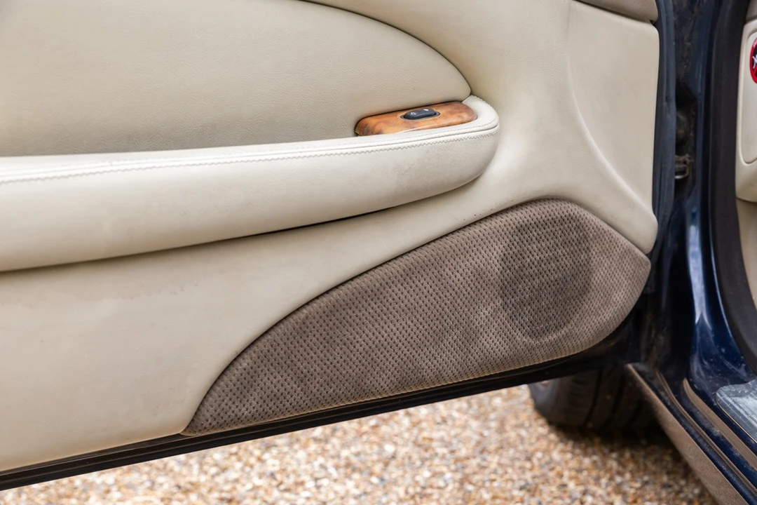 1999 Jaguar X100 XK8 - Image 26 of 30