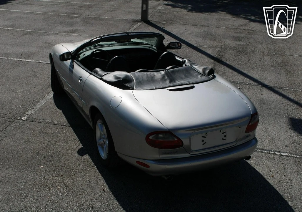 1999 Jaguar X100 XK8 - Image 9 of 12