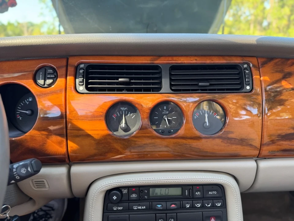 1999 Jaguar X100 XK8 - Image 18 of 20