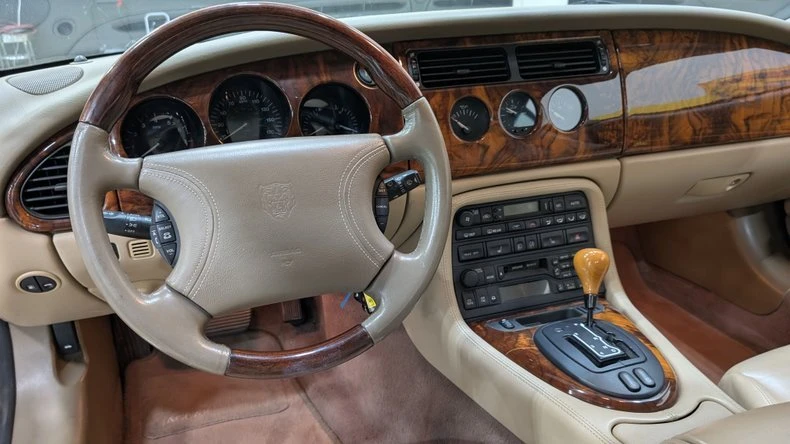 1999 Jaguar X100 XK8 - Image 8 of 10