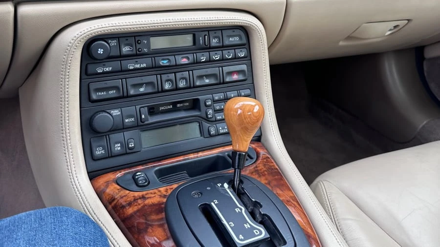 1999 Jaguar X100 XK8 - Image 7 of 23