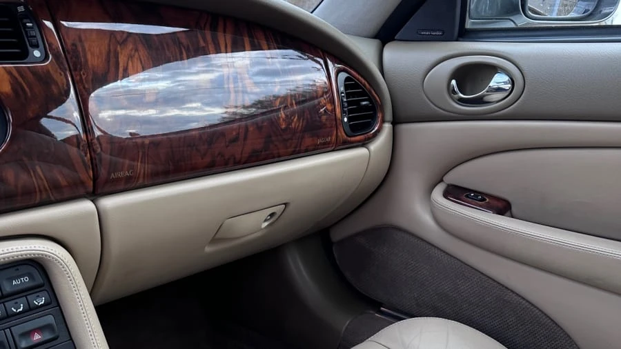 1999 Jaguar X100 XK8 - Image 9 of 23