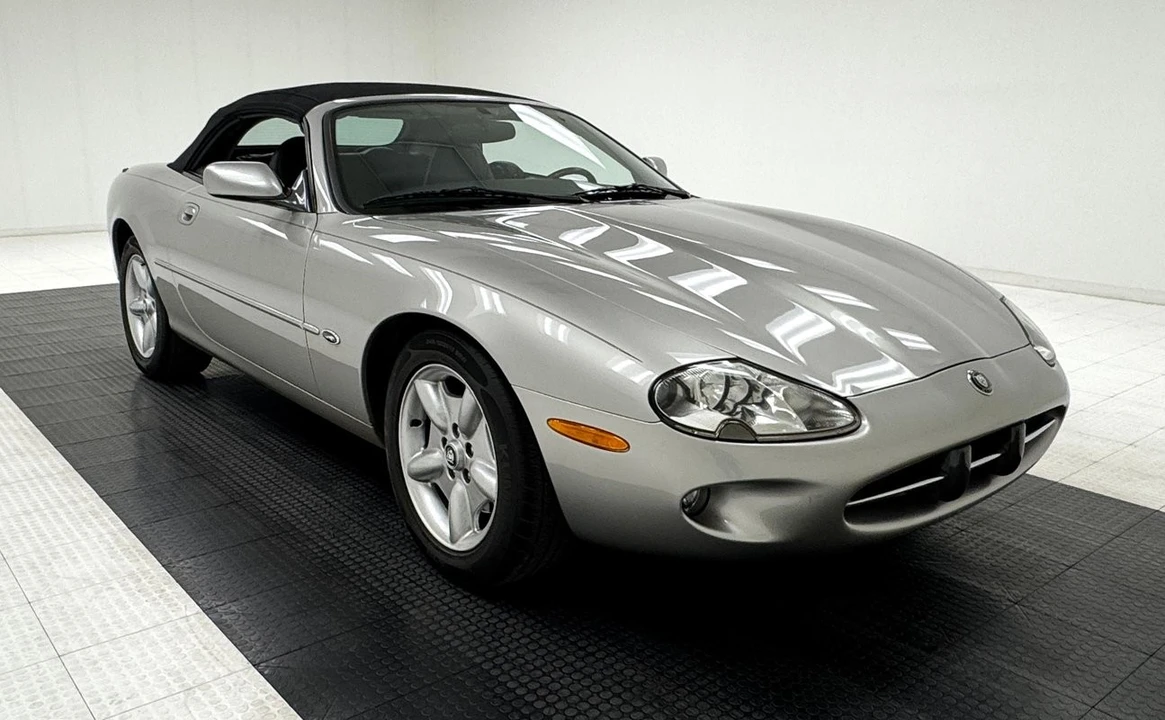 1999 Jaguar X100 XK8 - Image 10 of 12