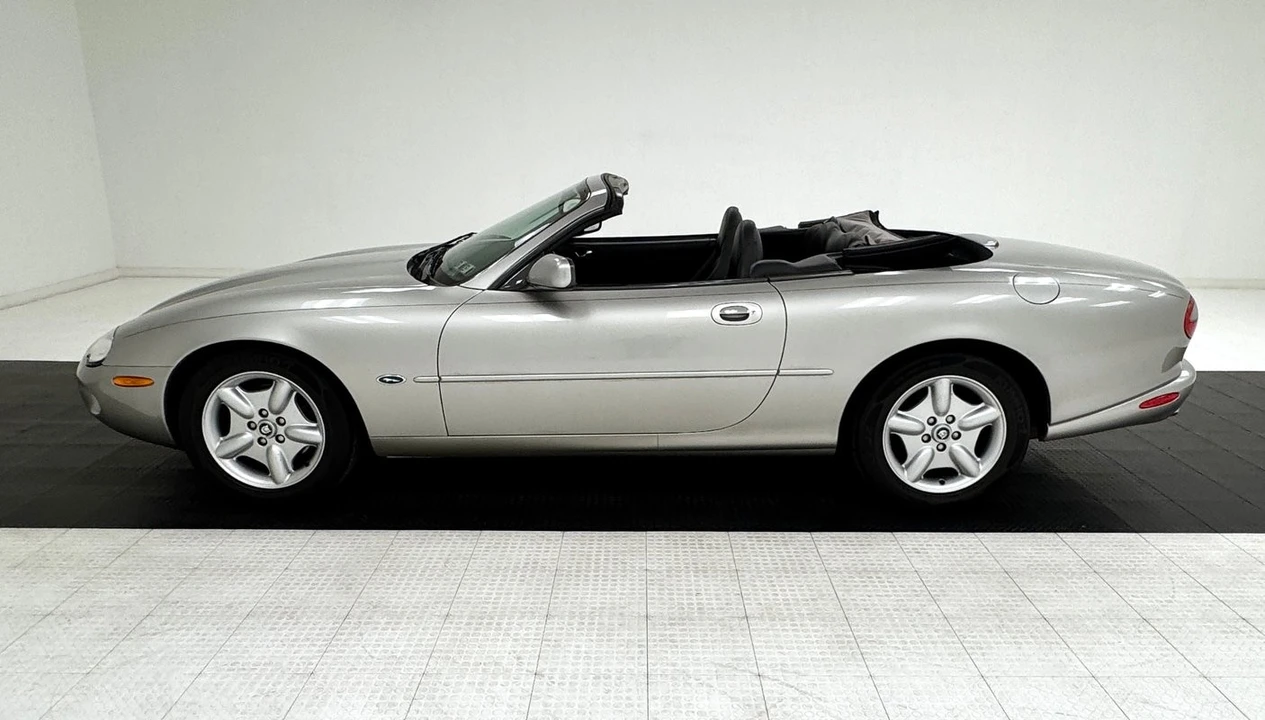 1999 Jaguar X100 XK8 - Image 4 of 12