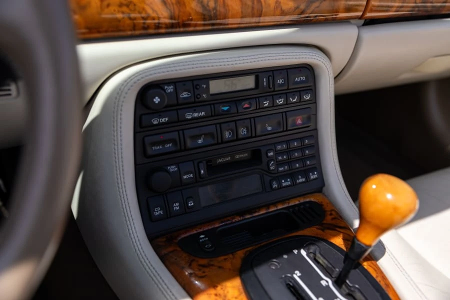 1999 Jaguar X100 XK8 - Image 20 of 27