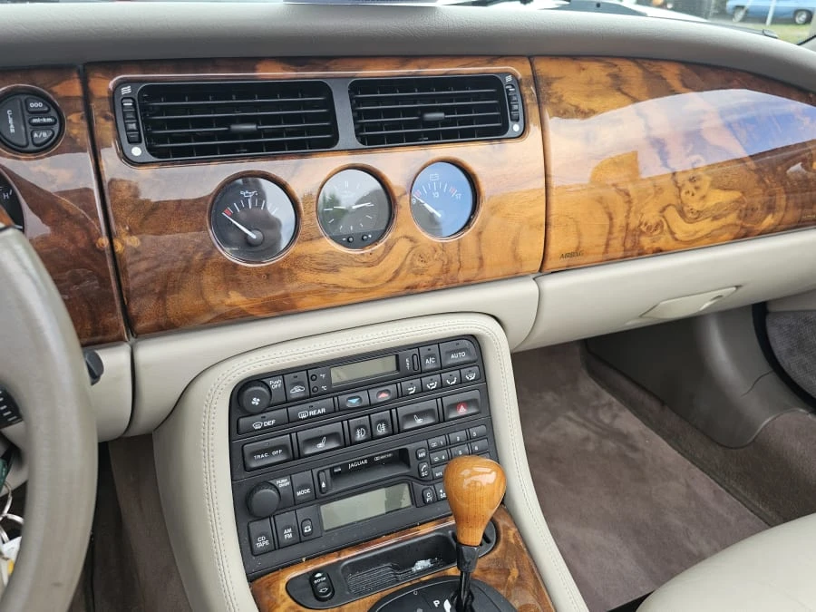 1999 Jaguar X100 XK8 - Image 16 of 22