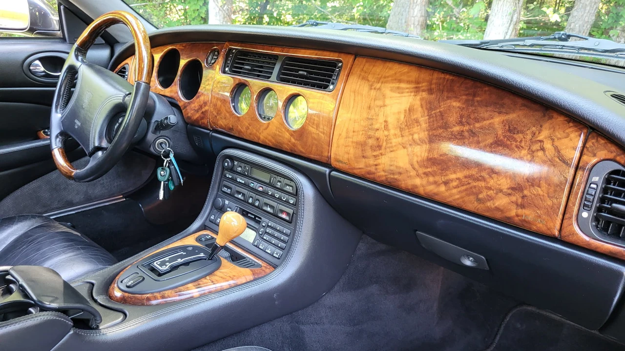 1999 Jaguar X100 XK8 - Image 7 of 14