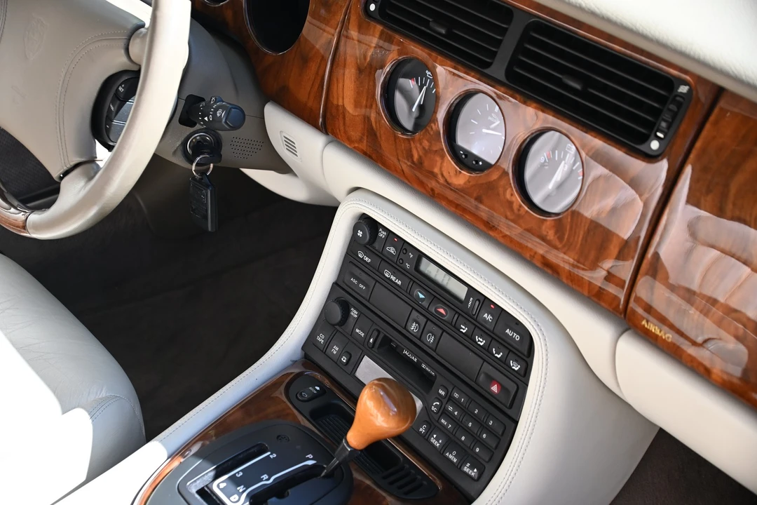1999 Jaguar X100 XK8 - Image 15 of 31