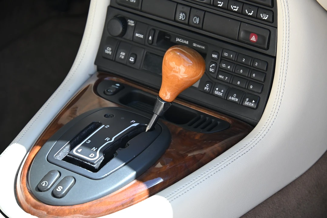 1999 Jaguar X100 XK8 - Image 18 of 31