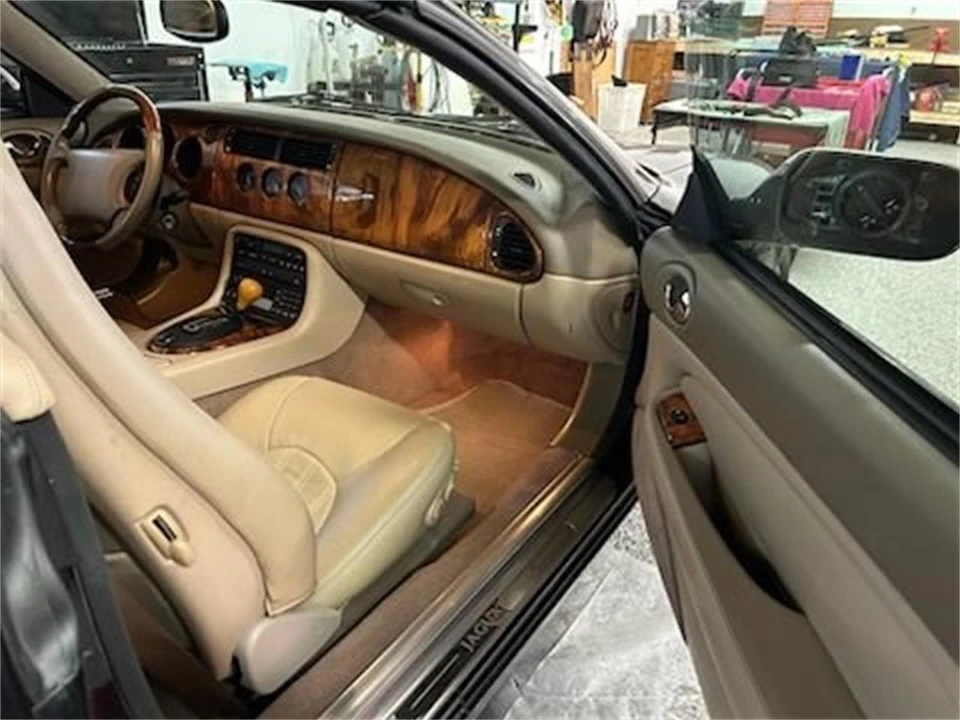 1999 Jaguar X100 XK8 - Image 6 of 8