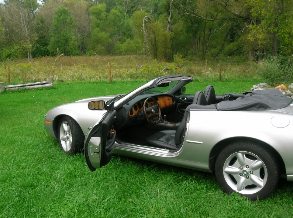 1999 Jaguar X100 XK8 - Image 3 of 3