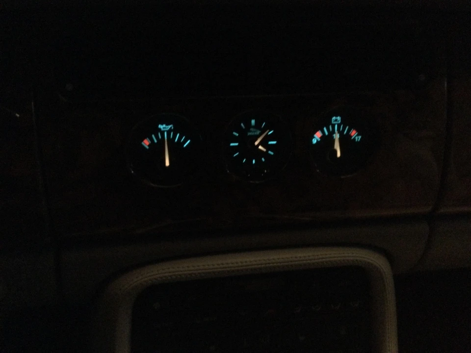 1999 Jaguar X100 XK8 - Image 14 of 20