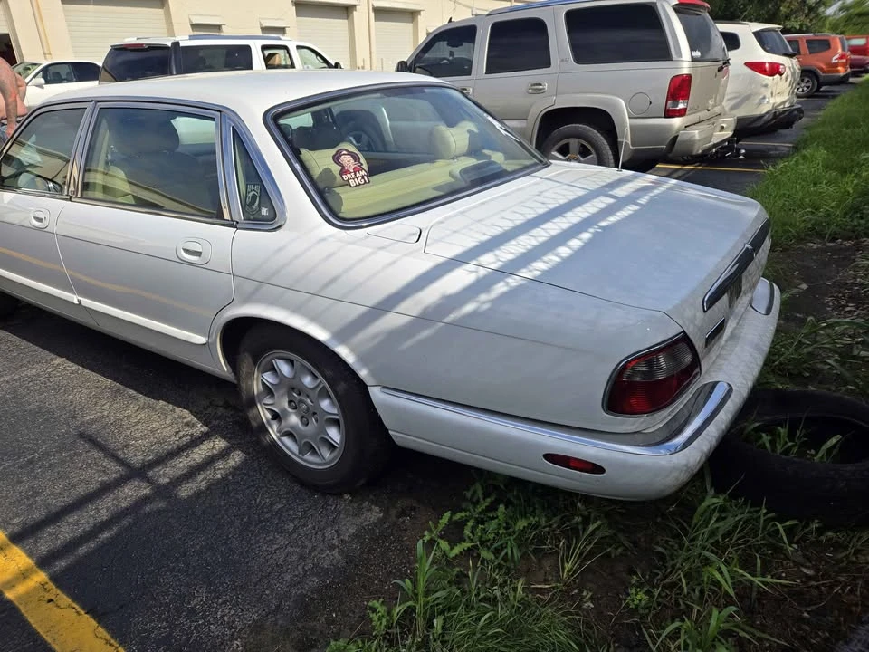 1999 Jaguar X308 XJ - Image 3 of 9