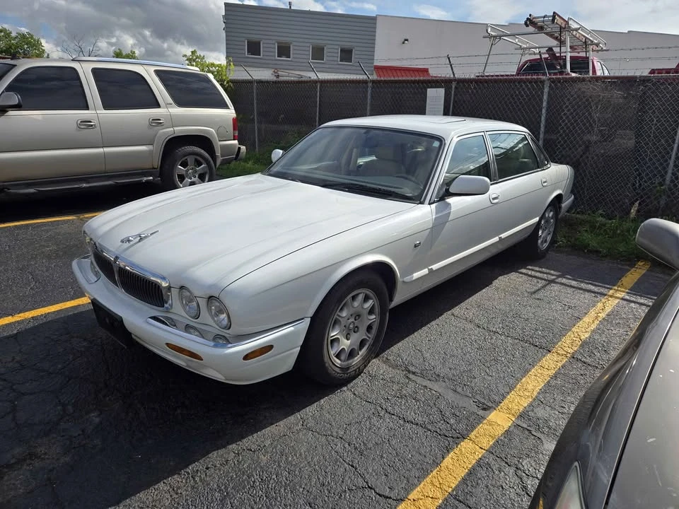 1999 Jaguar X308 XJ - Image 2 of 9