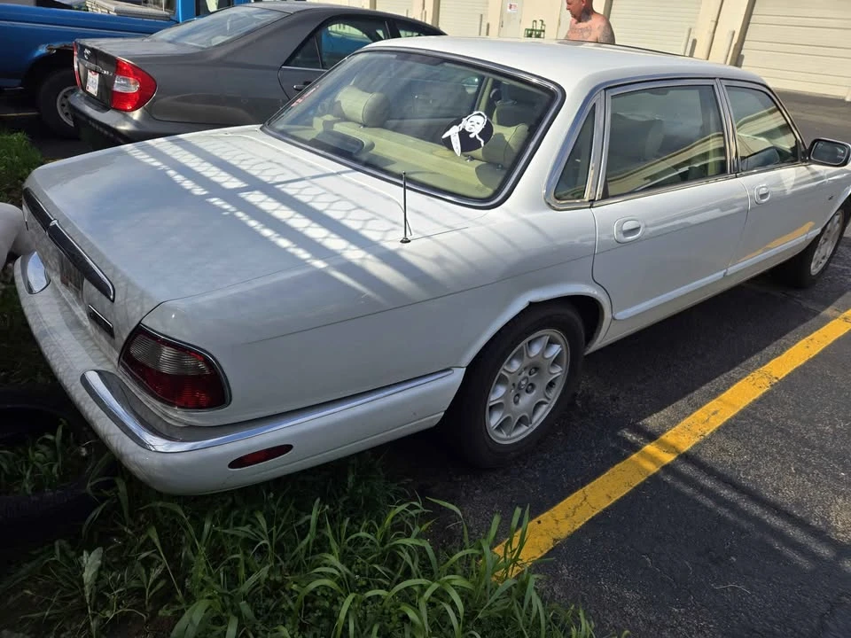 1999 Jaguar X308 XJ - Image 4 of 9