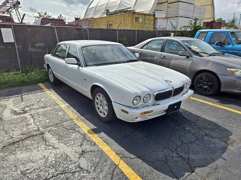 1999 Jaguar XJ8