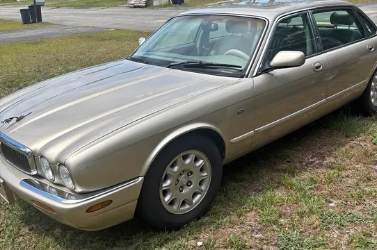 1999 Jaguar XJ8 V8