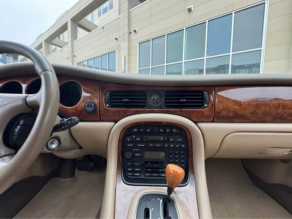 1999 Jaguar X308 XJ - Image 10 of 13
