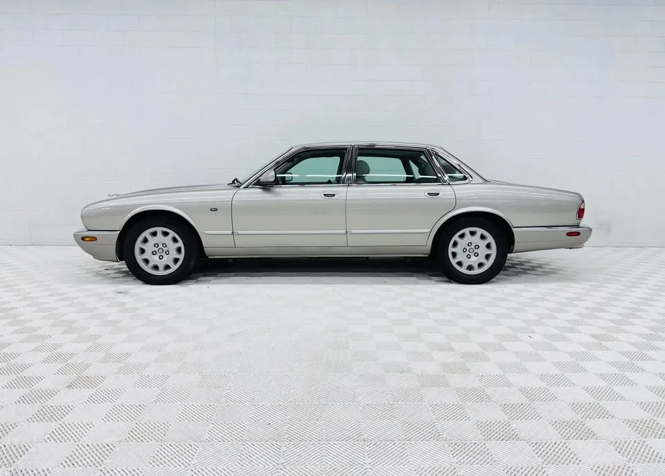 1999 Jaguar X308 XJ - Image 3 of 19