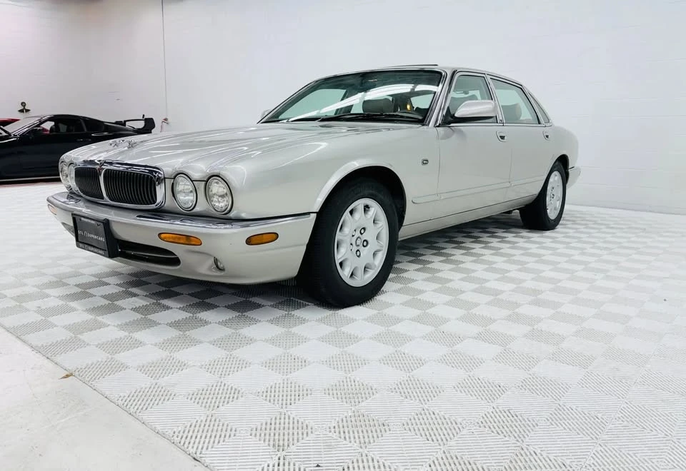 1999 Jaguar X308 XJ - Image 2 of 19