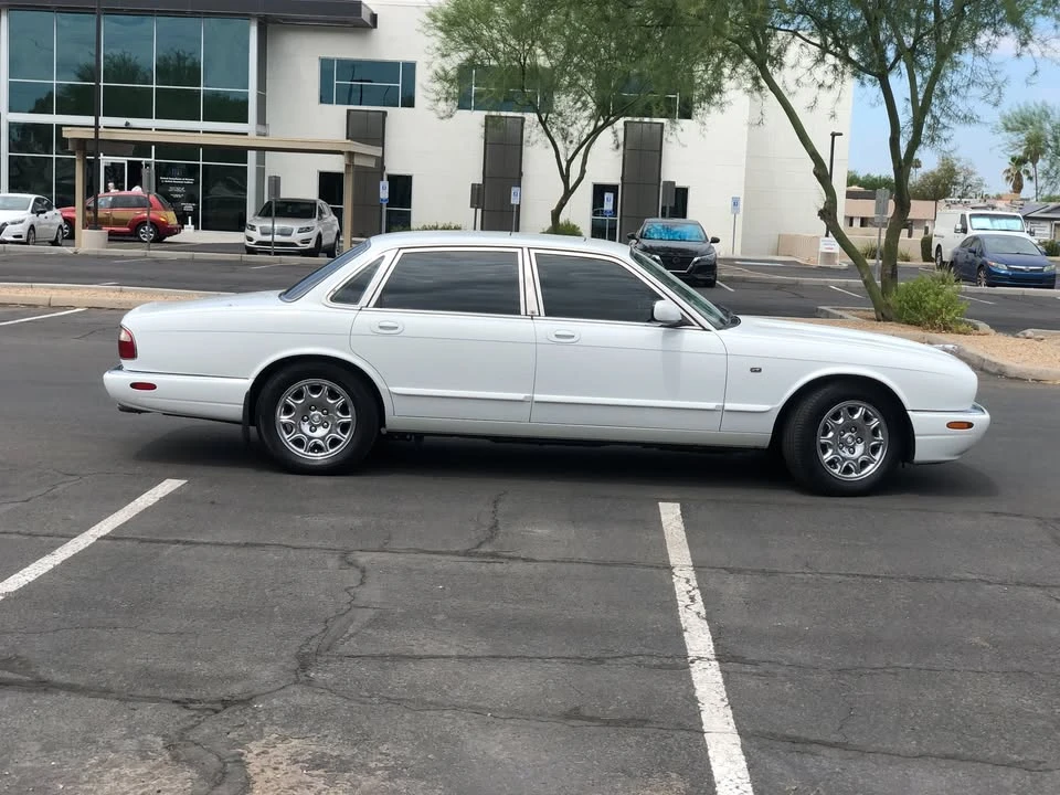 1999 Jaguar X308 XJ - Image 2 of 17