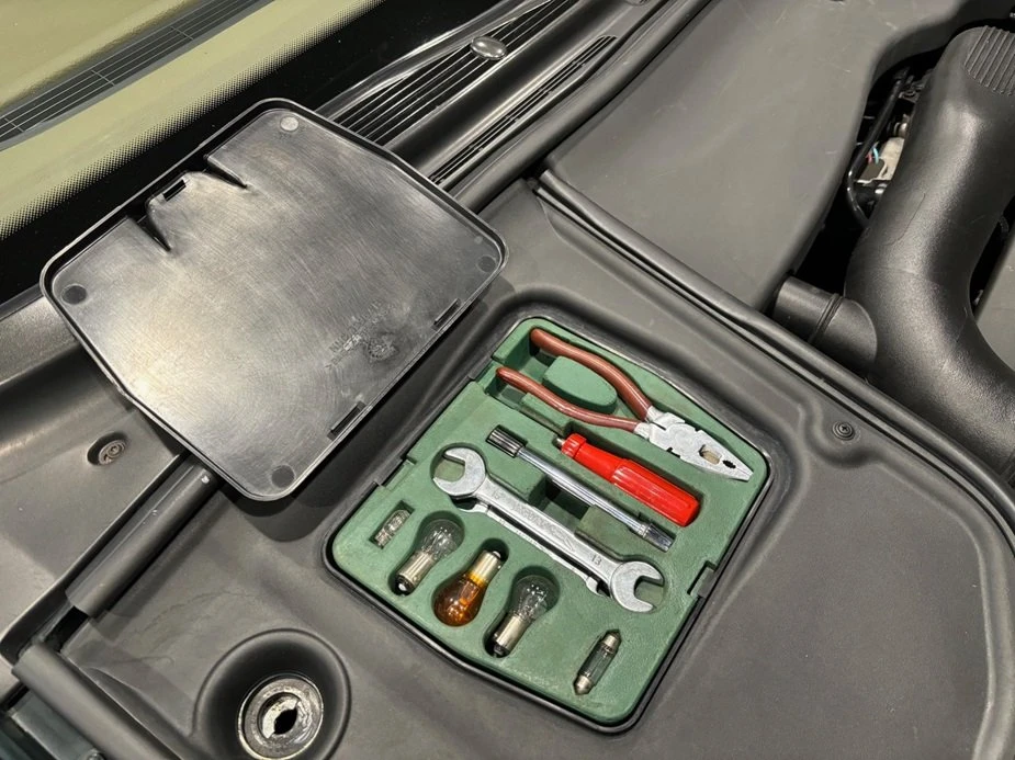 1999 Jaguar X308 XJ - Image 11 of 16