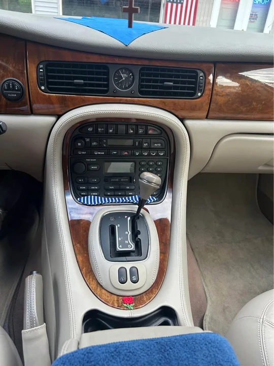 1999 Jaguar X308 XJ - Image 4 of 10