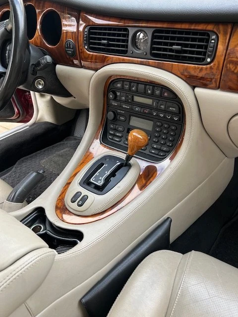1999 Jaguar X308 XJR - Image 7 of 12