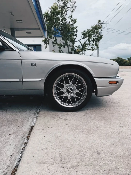 1999 Jaguar X308 XJR - Image 5 of 7