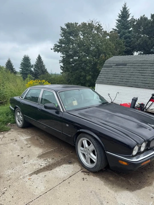 1999 Jaguar X308 XJR - Image 3 of 9