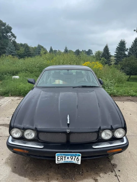 1999 Jaguar X308 XJR - Image 2 of 9