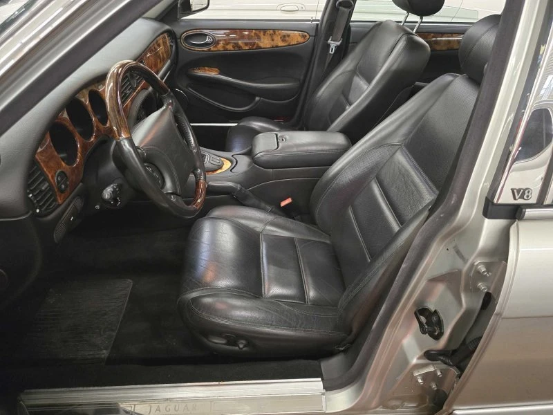 1999 Jaguar X308 XJR - Image 5 of 15