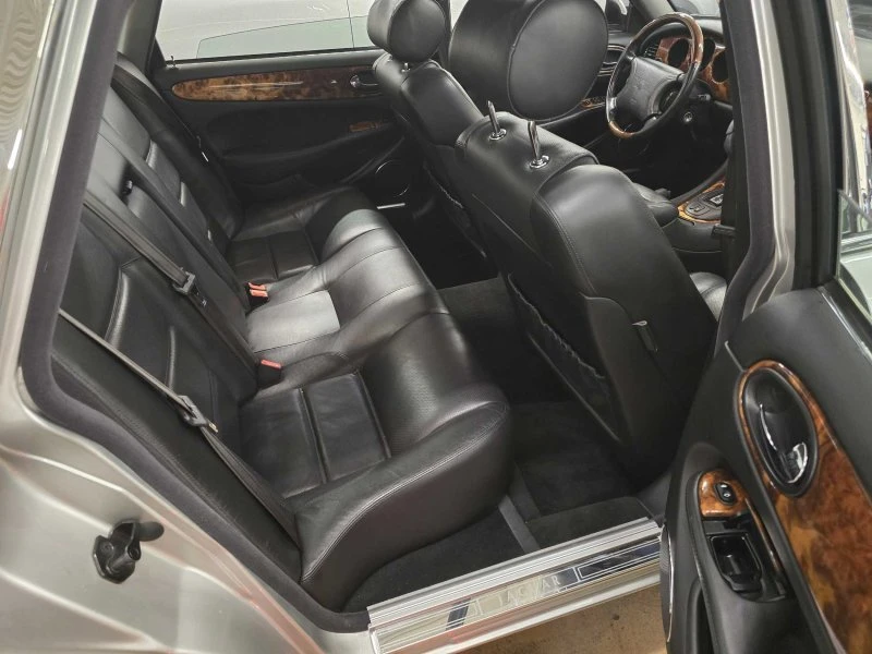 1999 Jaguar X308 XJR - Image 6 of 15
