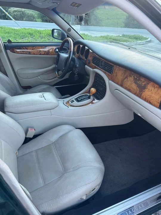 1999 Jaguar X308 XJR - Image 10 of 17