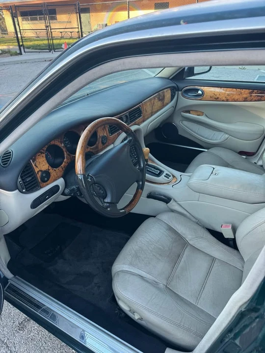 1999 Jaguar X308 XJR - Image 8 of 17