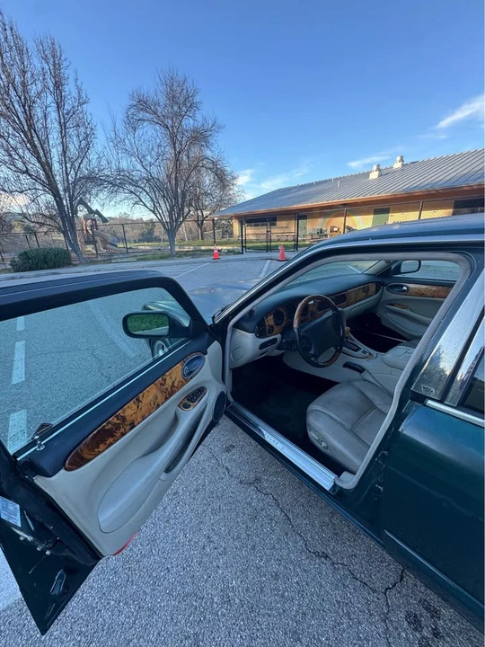 1999 Jaguar X308 XJR - Image 9 of 17