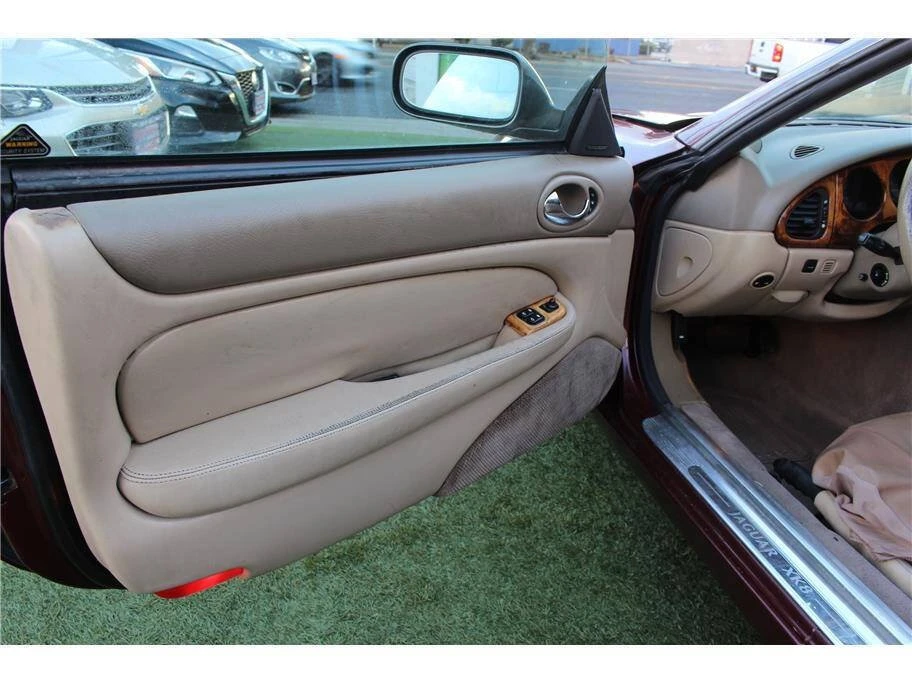 1999 Jaguar XK - Image 9 of 13
