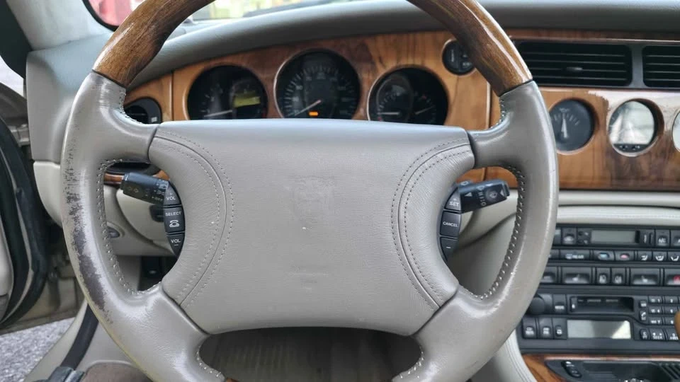 1999 Jaguar X100 XK8 - Image 8 of 14