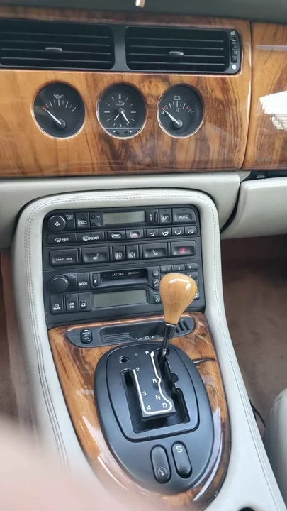 1999 Jaguar X100 XK8 - Image 11 of 13
