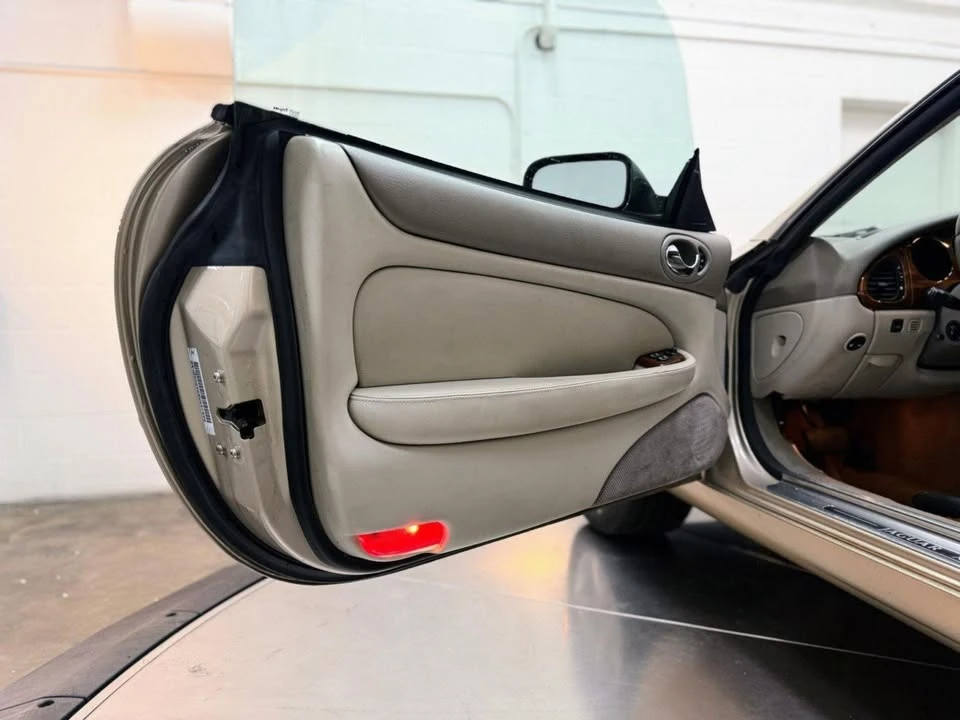 1999 Jaguar X100 XK8 - Image 11 of 18