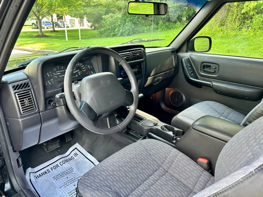 1999 Jeep XJ Cherokee - Image 9 of 14