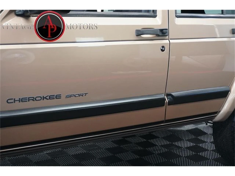 1999 Jeep XJ Cherokee - Image 9 of 31
