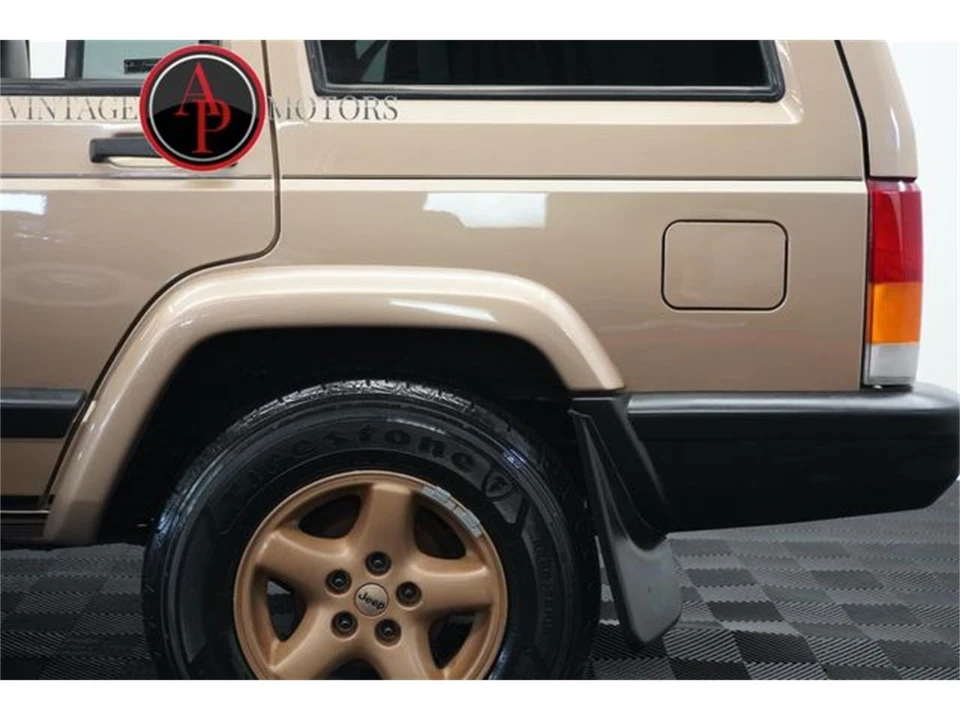 1999 Jeep XJ Cherokee - Image 13 of 31